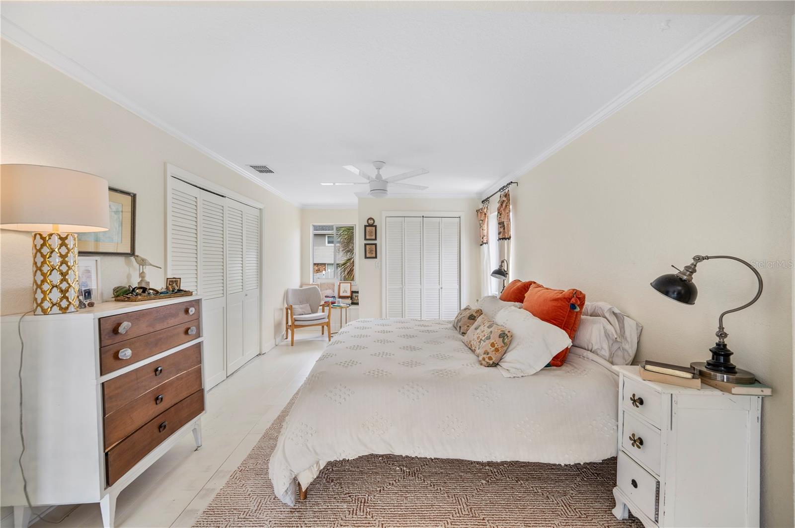 Listing photo id 35 for 905 Fairlington Drive