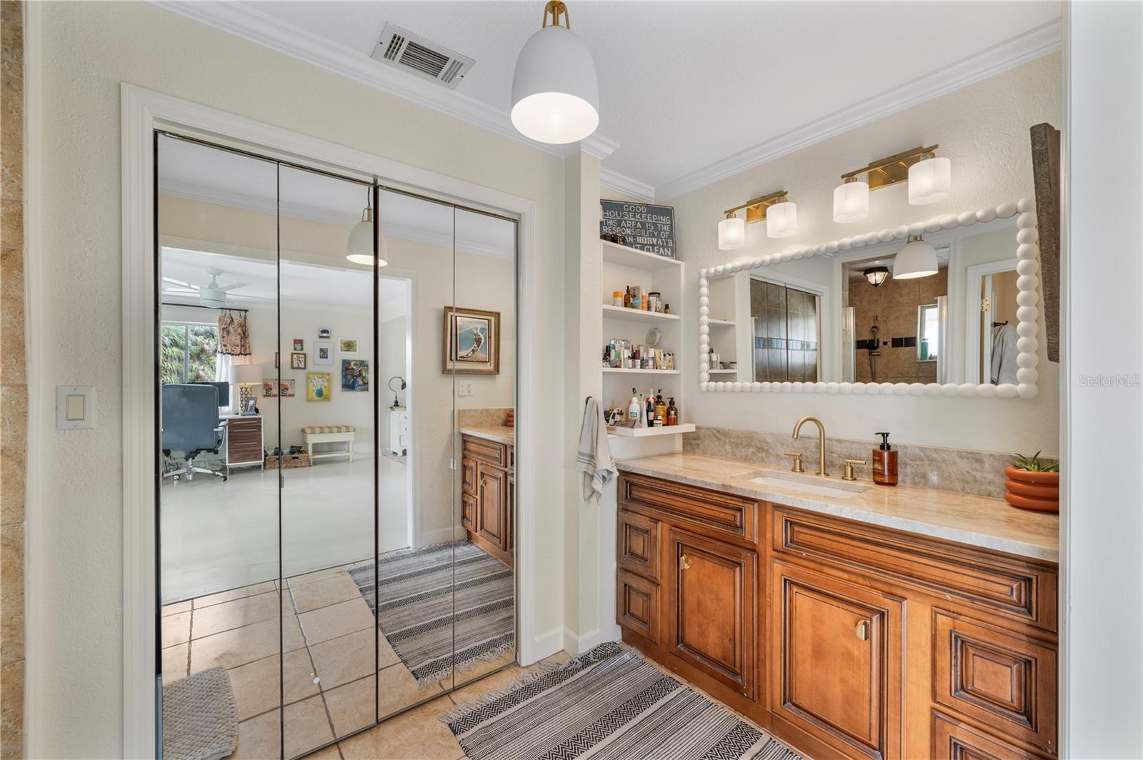 Listing photo id 36 for 905 Fairlington Drive