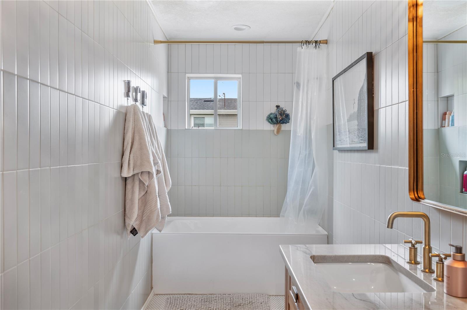 Listing photo id 43 for 905 Fairlington Drive