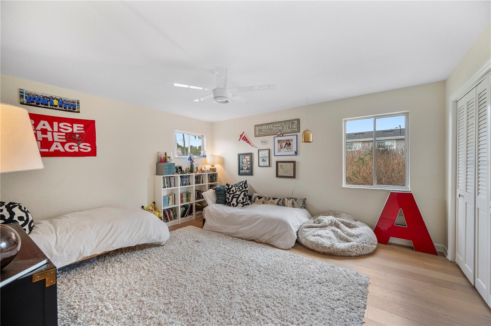 Listing photo id 46 for 905 Fairlington Drive