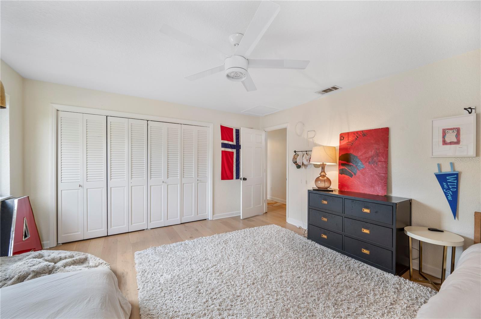 Listing photo id 47 for 905 Fairlington Drive