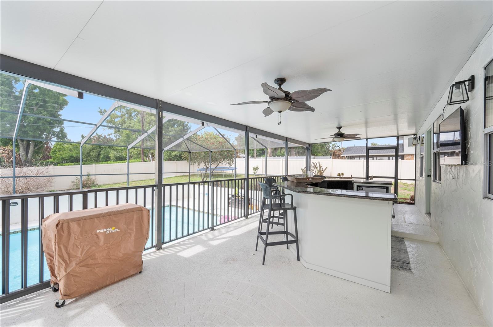 Listing photo id 48 for 905 Fairlington Drive