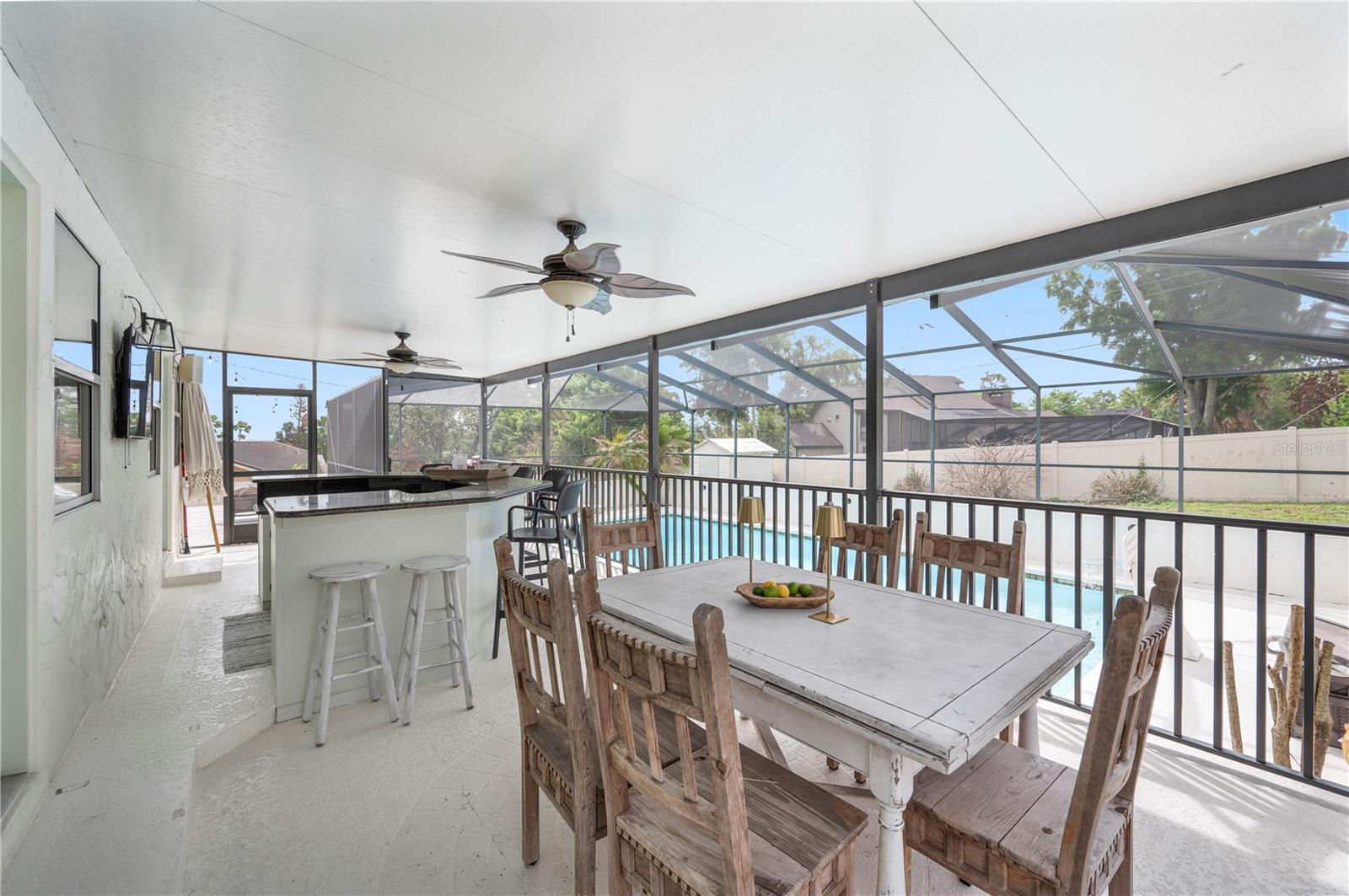 Listing photo id 49 for 905 Fairlington Drive