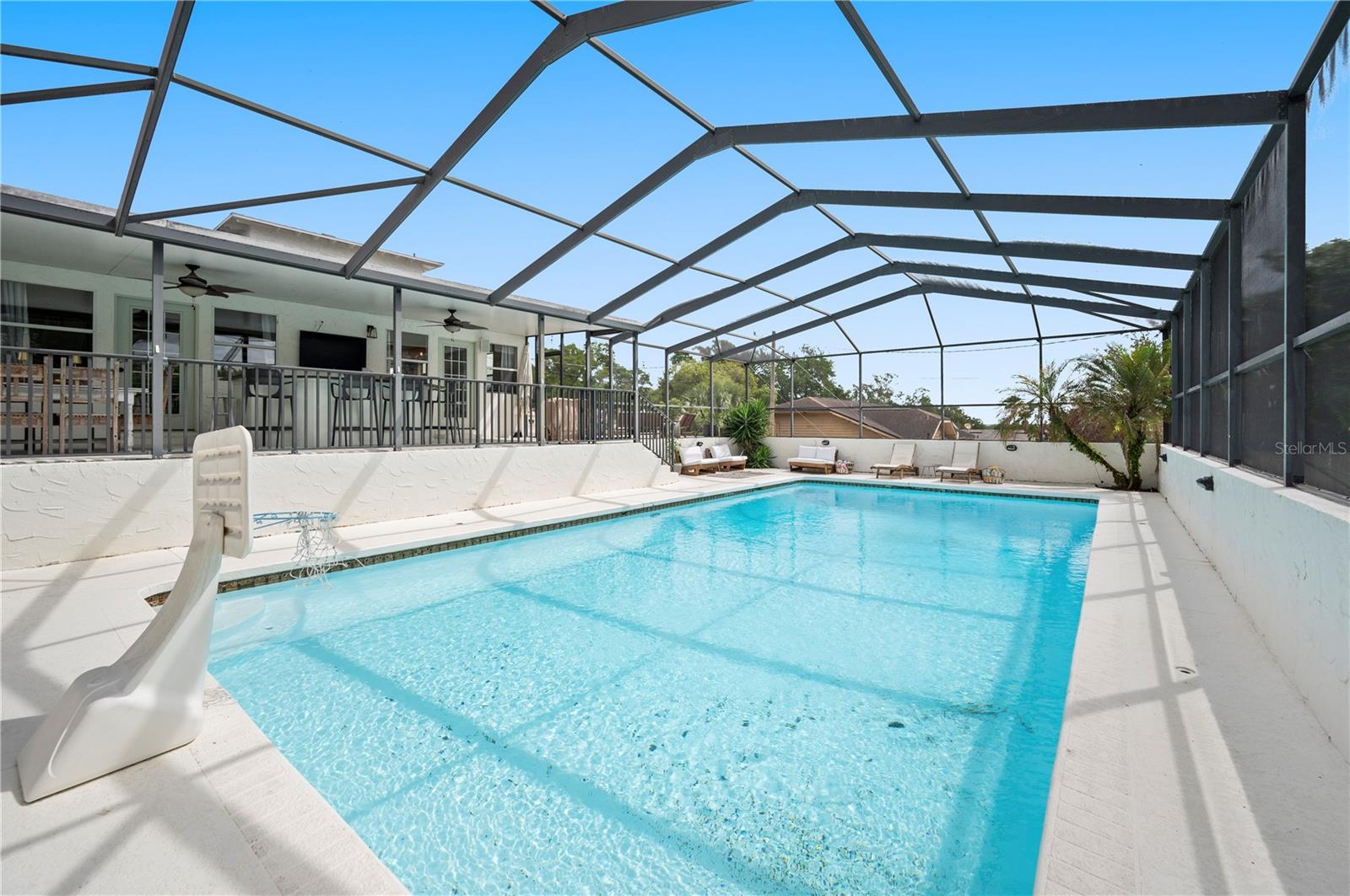 Listing photo id 50 for 905 Fairlington Drive