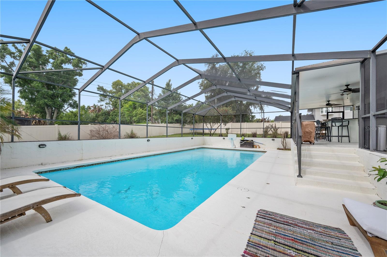 Listing photo id 51 for 905 Fairlington Drive