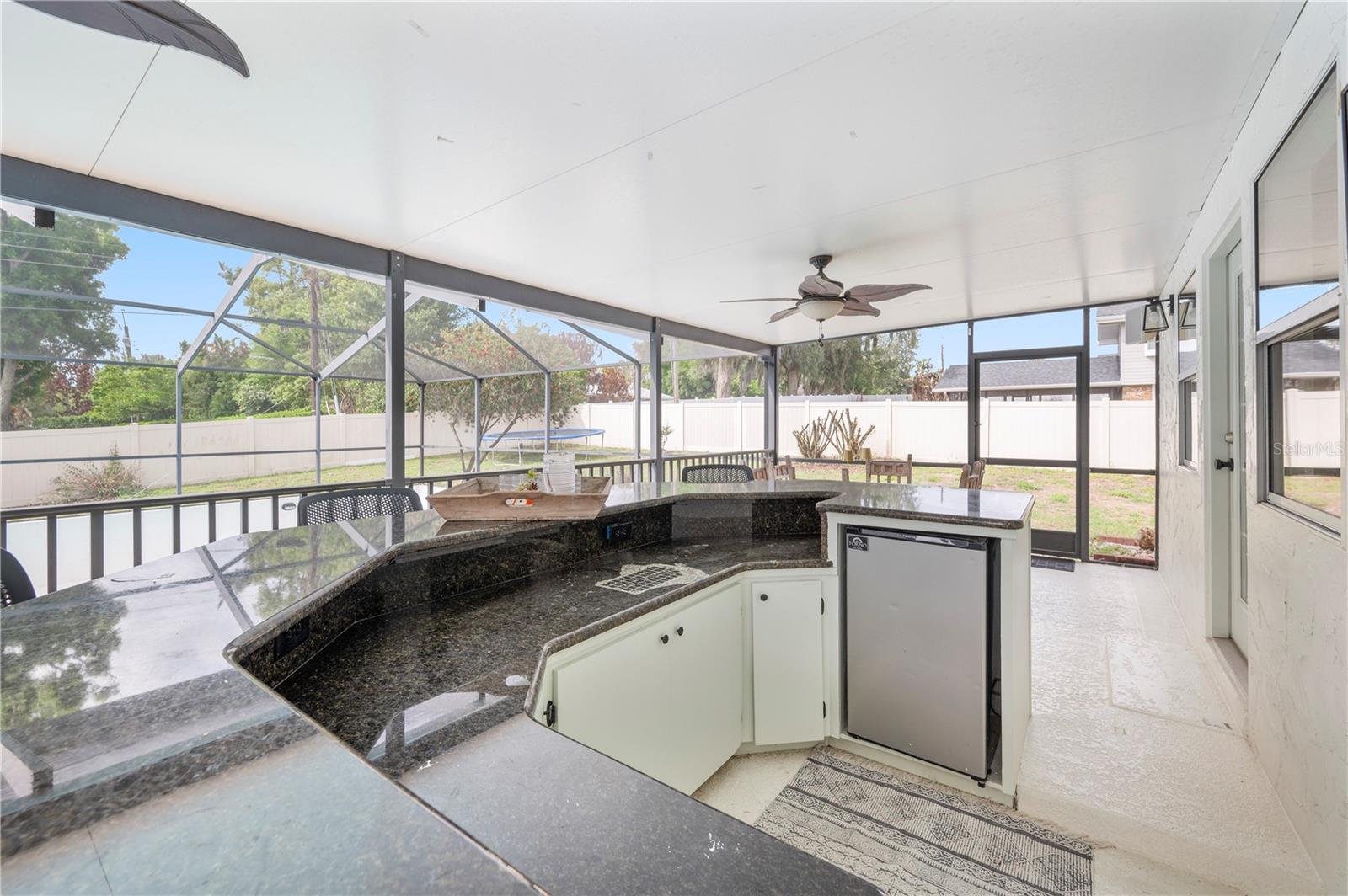 Listing photo id 54 for 905 Fairlington Drive