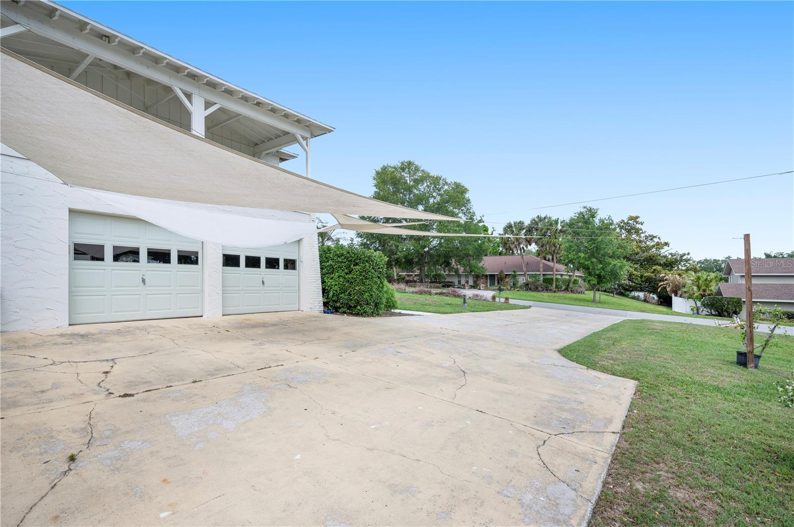 Listing photo id 57 for 905 Fairlington Drive