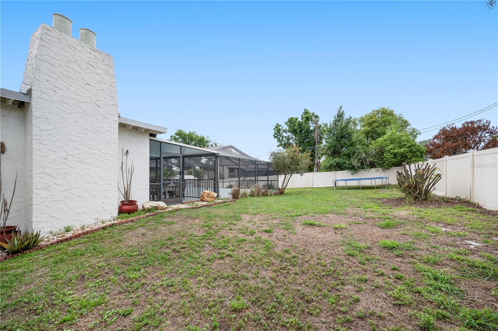 Listing photo id 59 for 905 Fairlington Drive