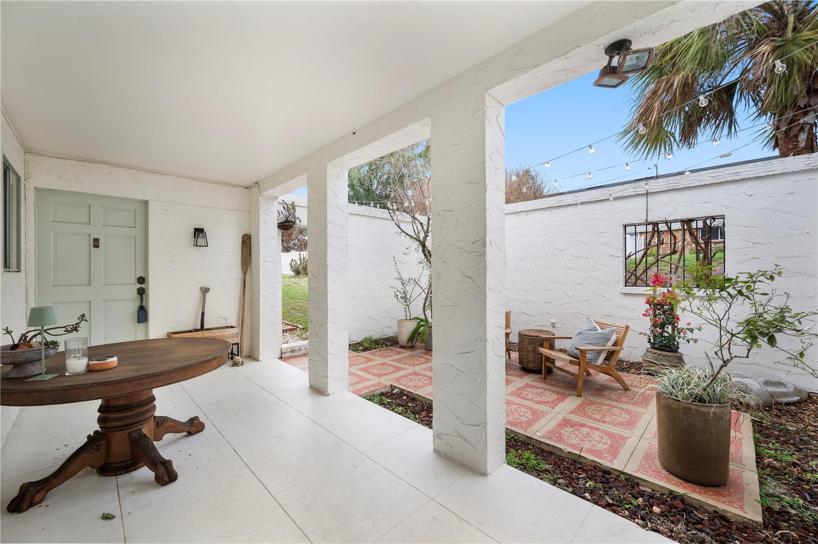 Listing photo id 5 for 905 Fairlington Drive