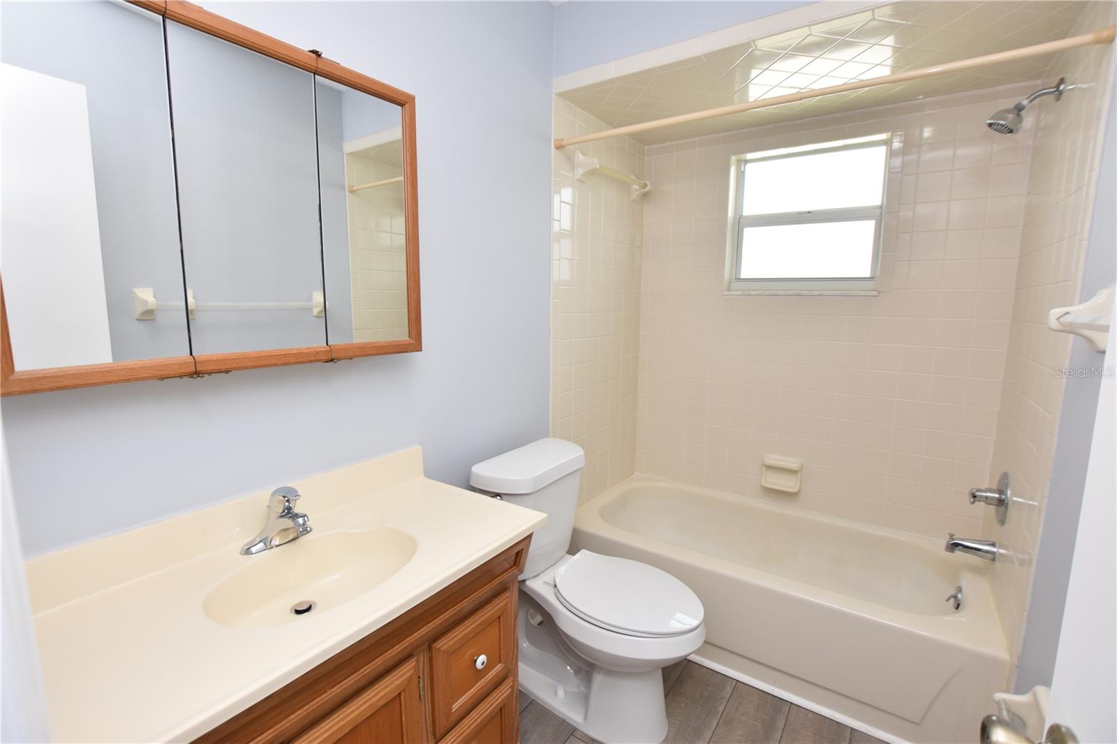 Image 22 of 36 For 6305 Christina Groves Circle