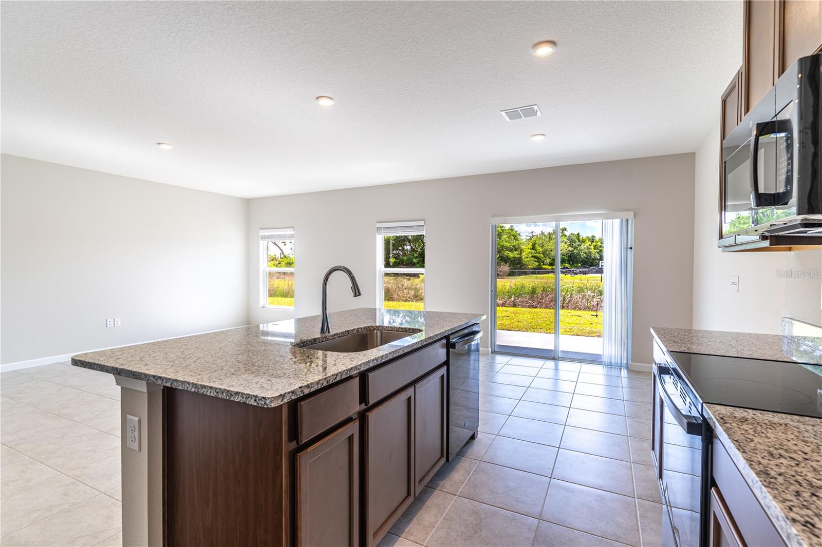 Image 9 of 26 For 780 Cantaberry Drive