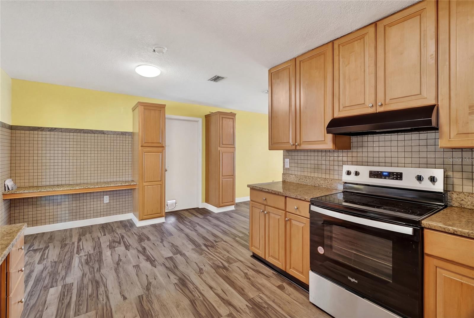 Image 13 of 36 For 2609 Timbercreek Loop W