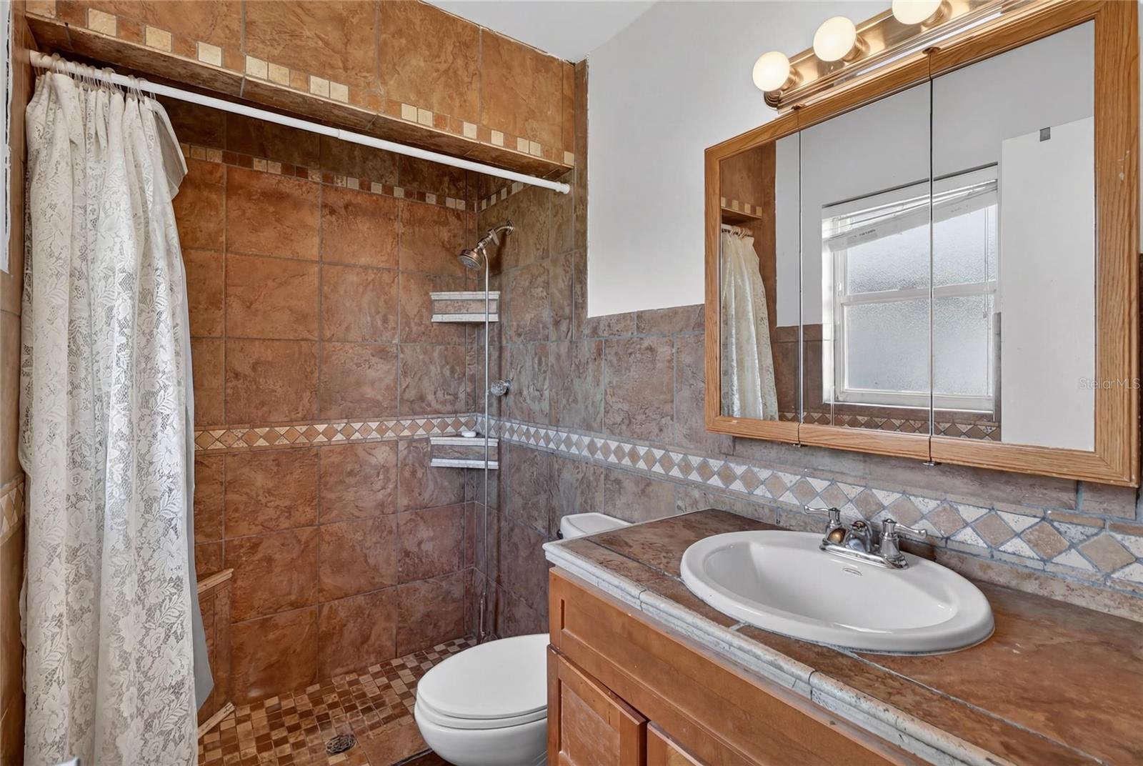 Image 23 of 36 For 2609 Timbercreek Loop W