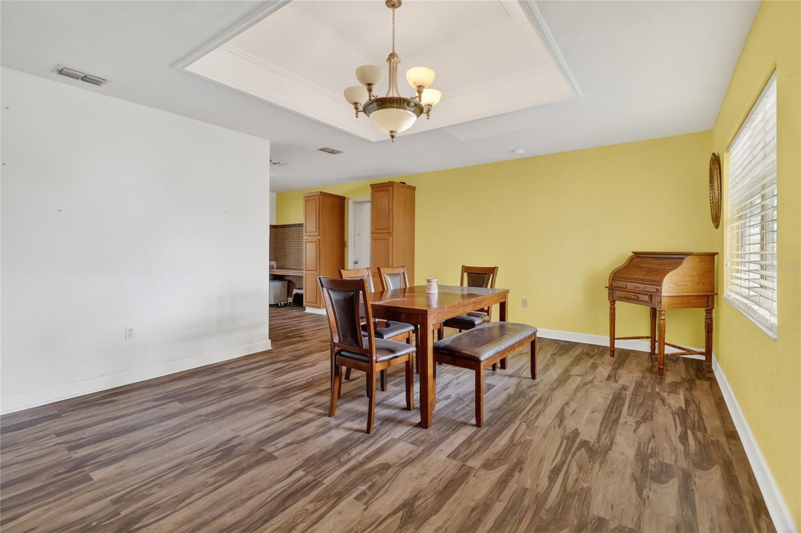 Image 4 of 36 For 2609 Timbercreek Loop W