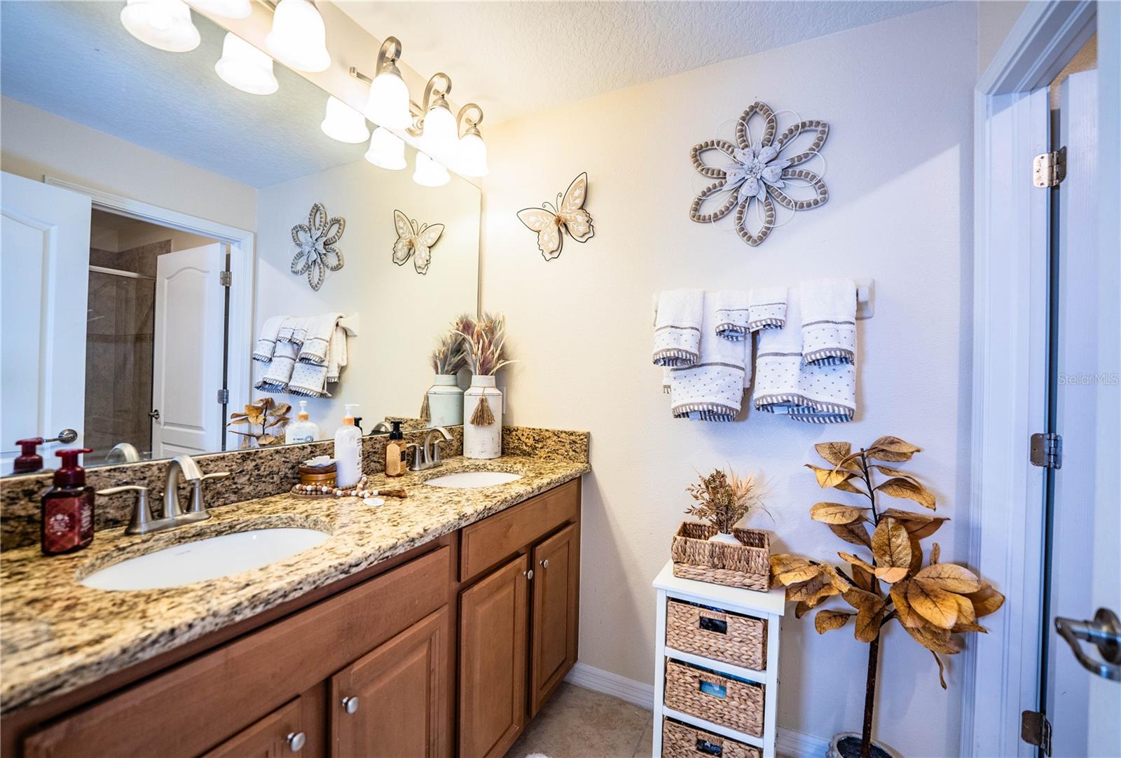 Image 16 of 59 For 8972 California Palm Road