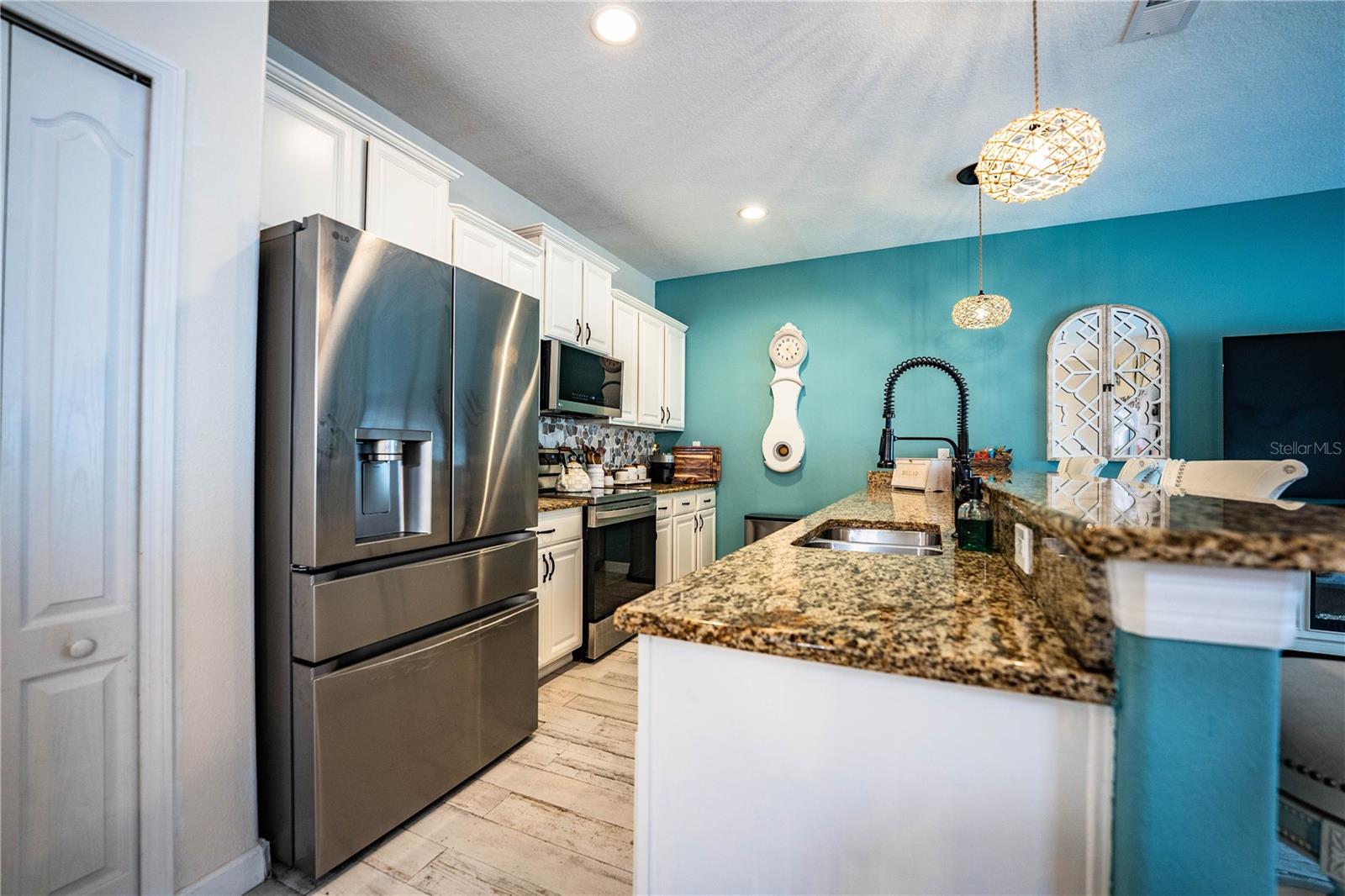 Image 21 of 59 For 8972 California Palm Road
