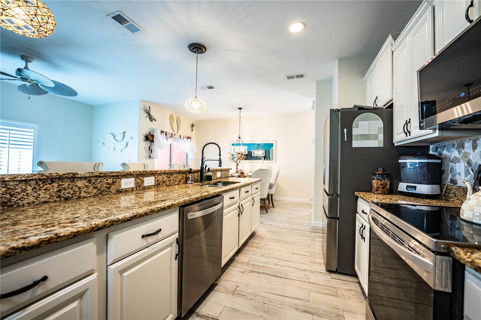 Image 23 of 59 For 8972 California Palm Road