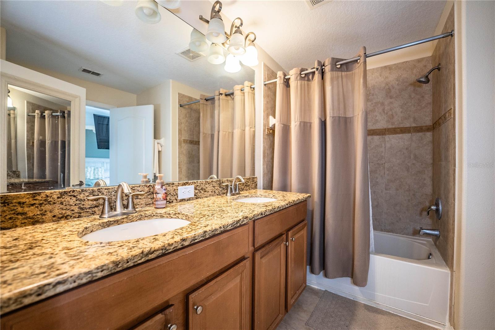Image 35 of 59 For 8972 California Palm Road