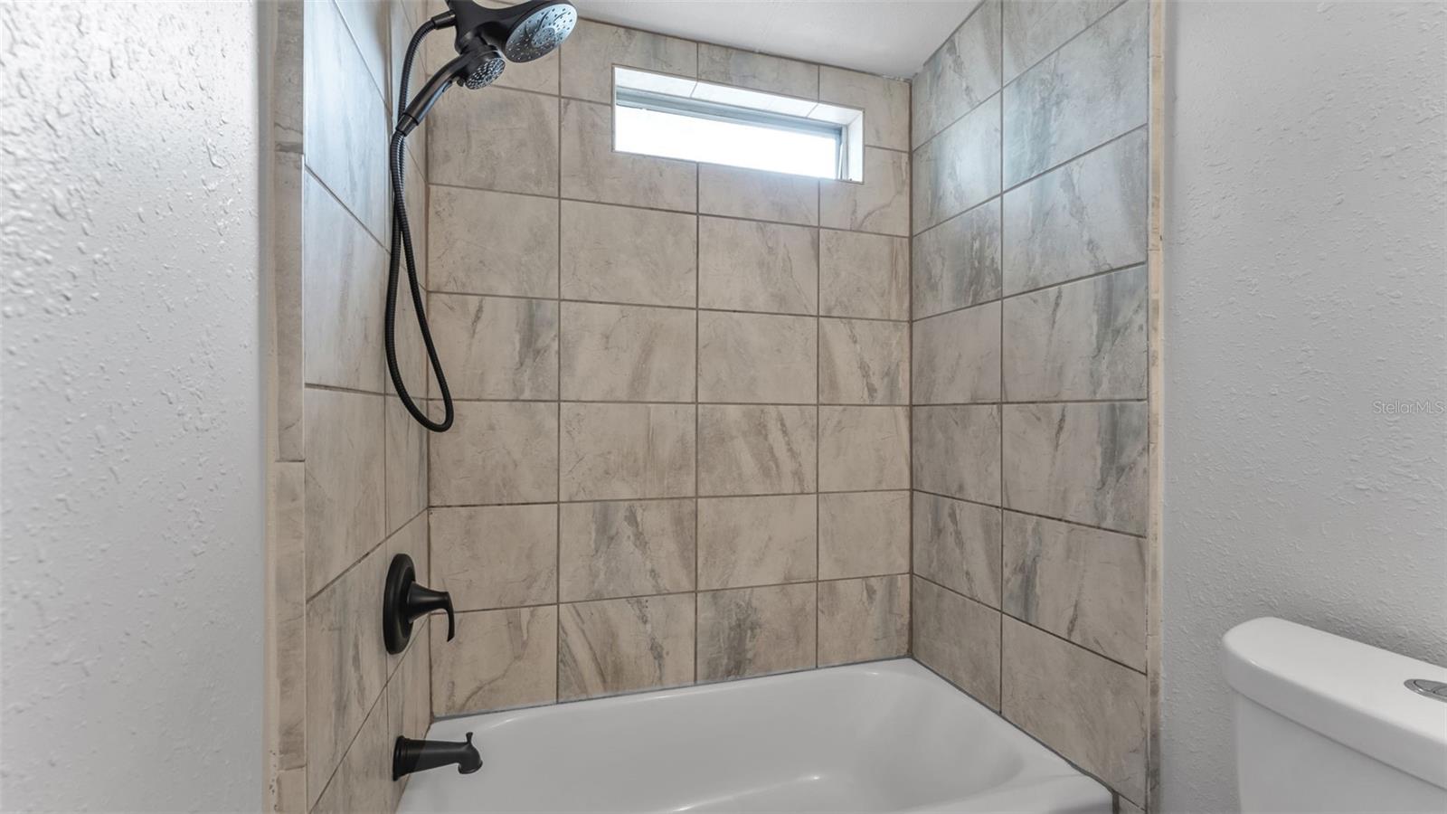 Image 17 of 18 For 4910 Rollinglen Loop E