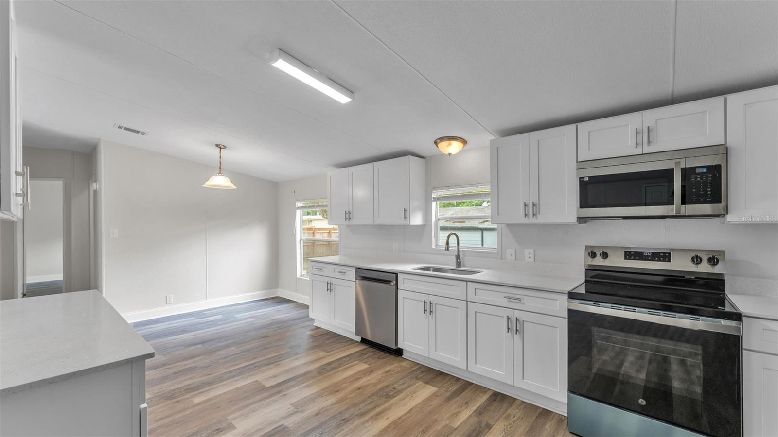 Image 4 of 18 For 4910 Rollinglen Loop E