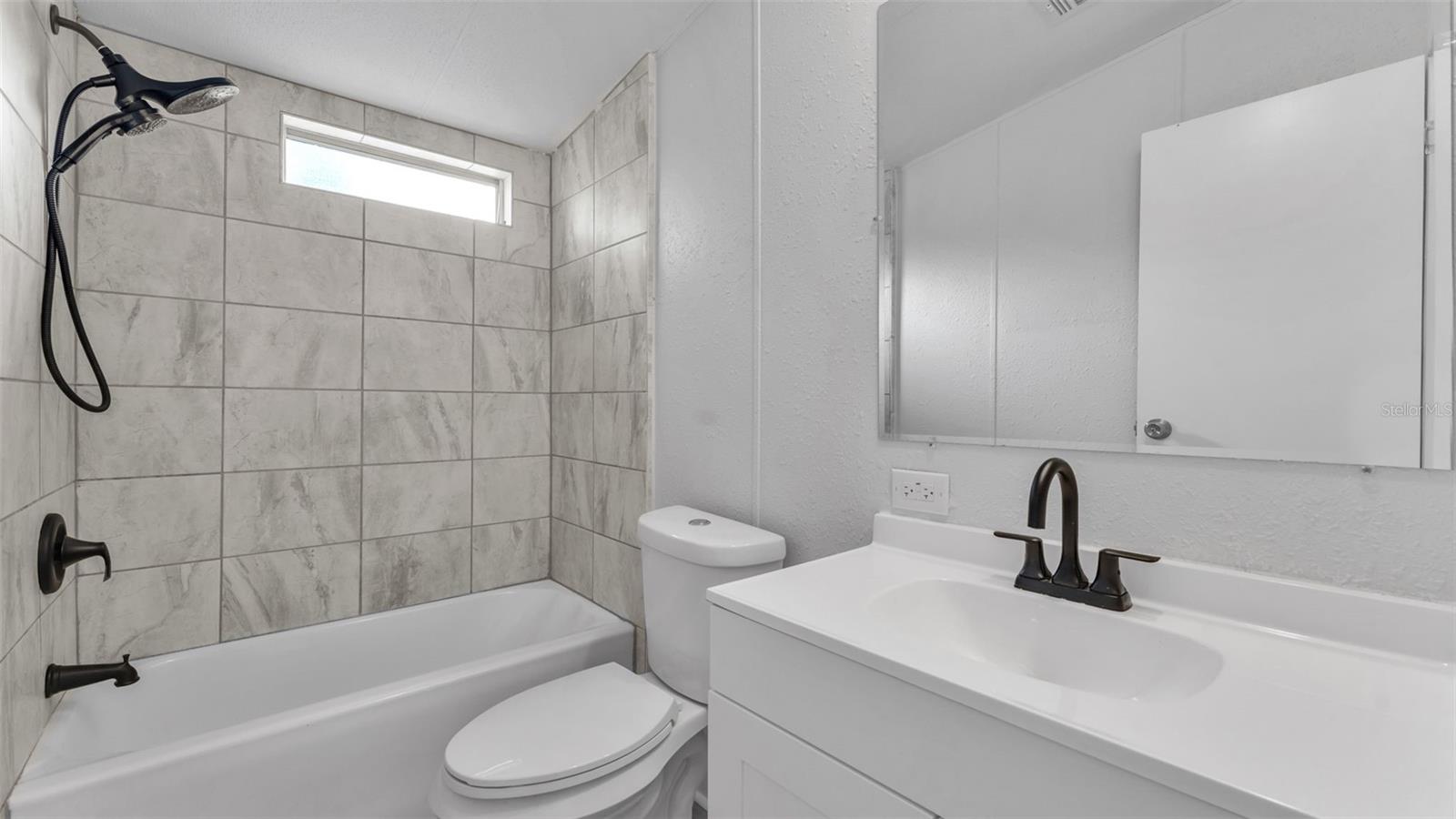 Image 5 of 18 For 4910 Rollinglen Loop E