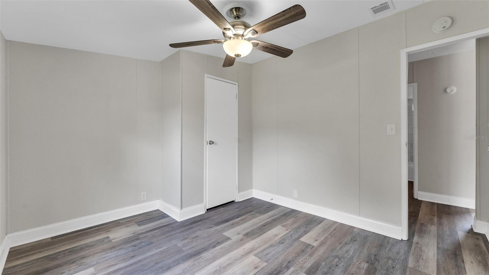 Image 8 of 18 For 4910 Rollinglen Loop E