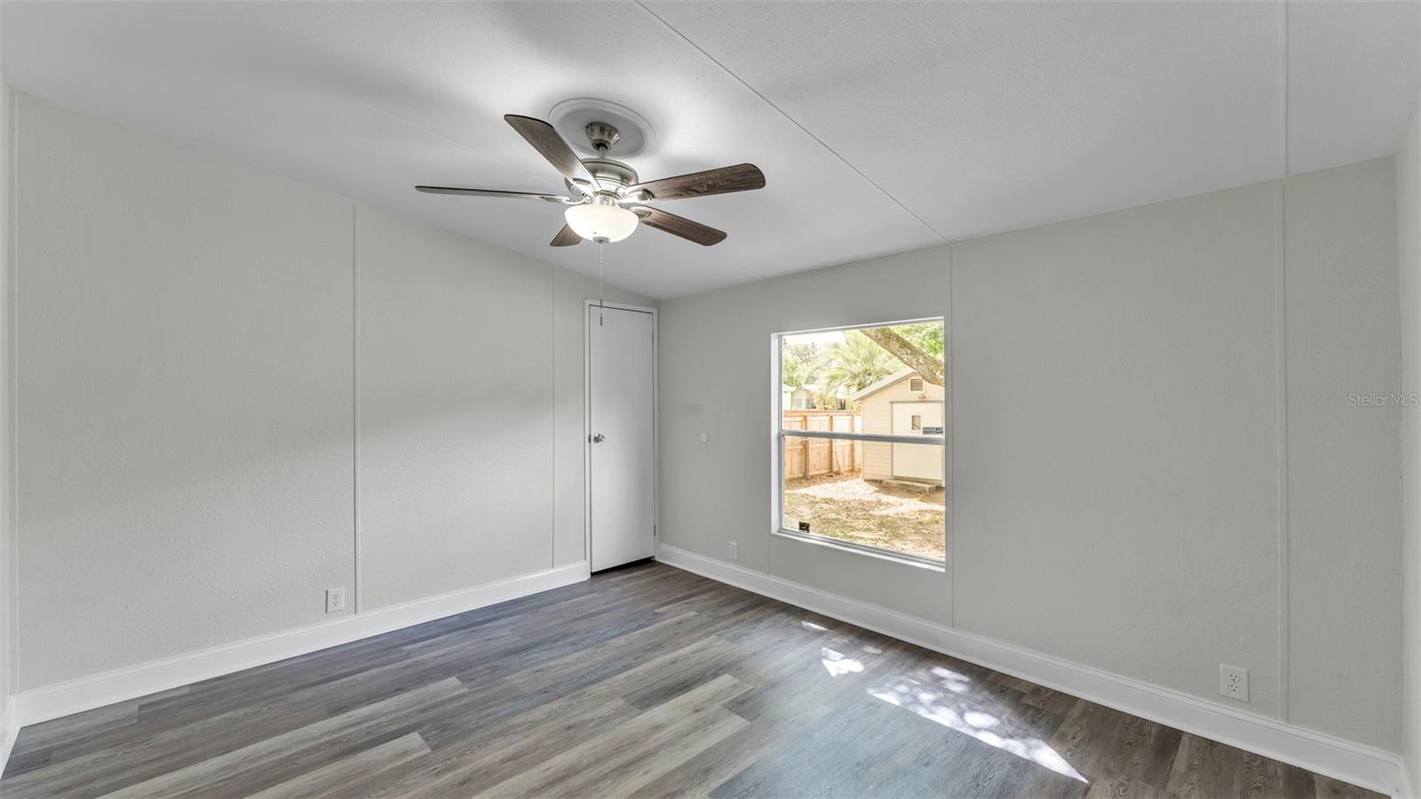 Image 9 of 18 For 4910 Rollinglen Loop E