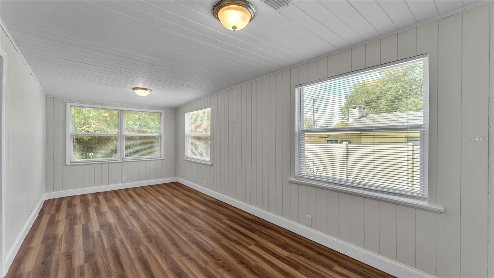 Image 10 of 17 For 614 Shady Lane