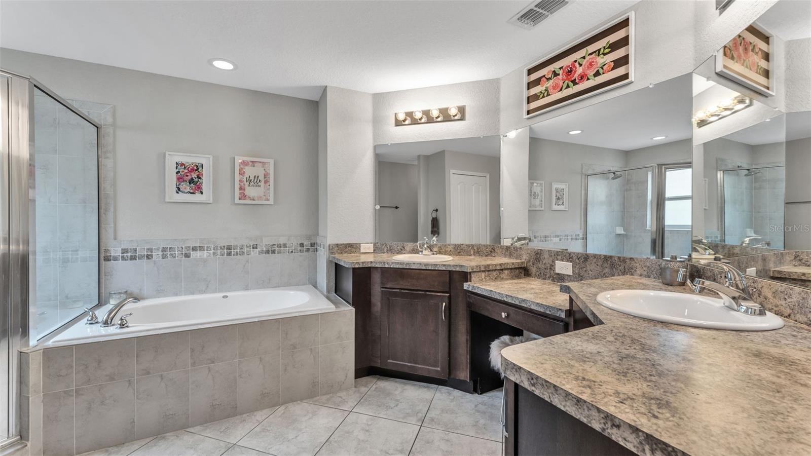 Image 28 of 46 For 1456 Wallace Manor Loop