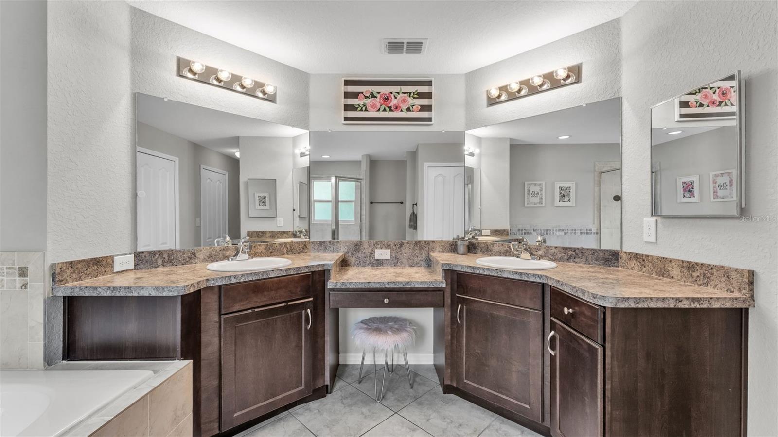 Image 29 of 46 For 1456 Wallace Manor Loop