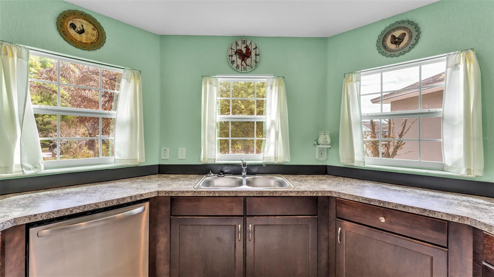 Image 8 of 46 For 1456 Wallace Manor Loop