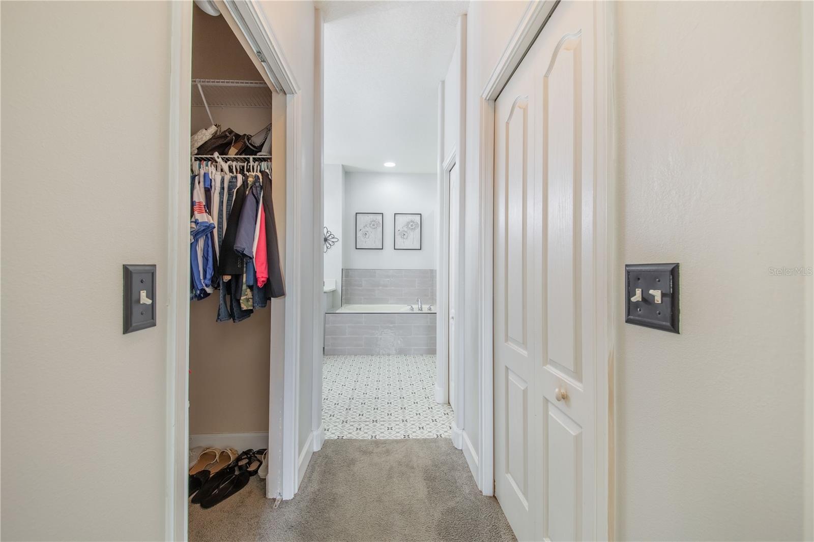 Image 17 of 33 For 6306 Silver Leaf Lane