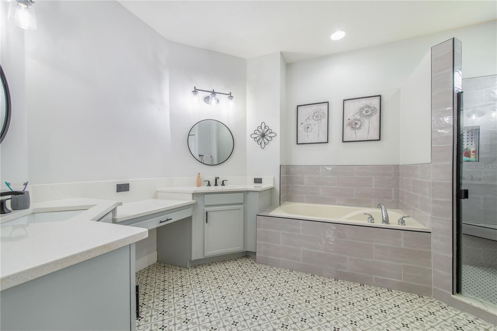 Image 18 of 33 For 6306 Silver Leaf Lane