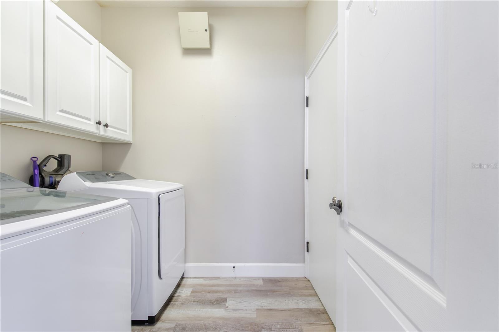 Image 26 of 33 For 6306 Silver Leaf Lane