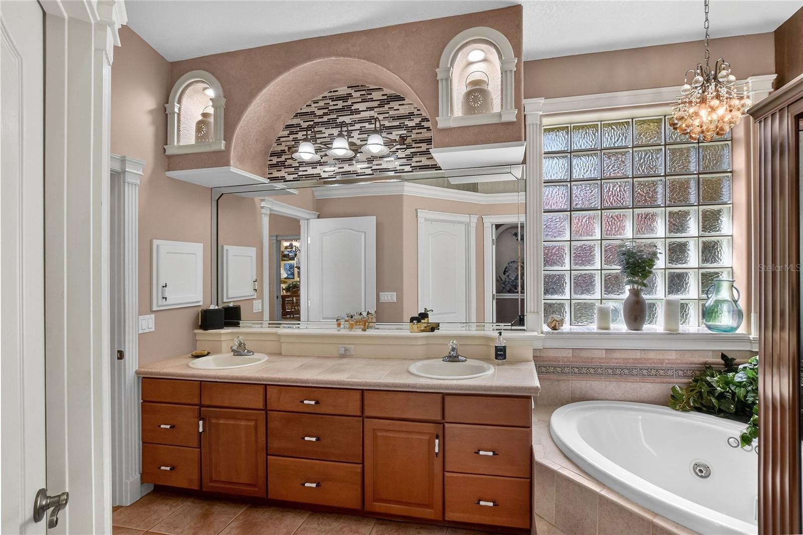 Image 32 of 61 For 212 Golf Aire Boulevard