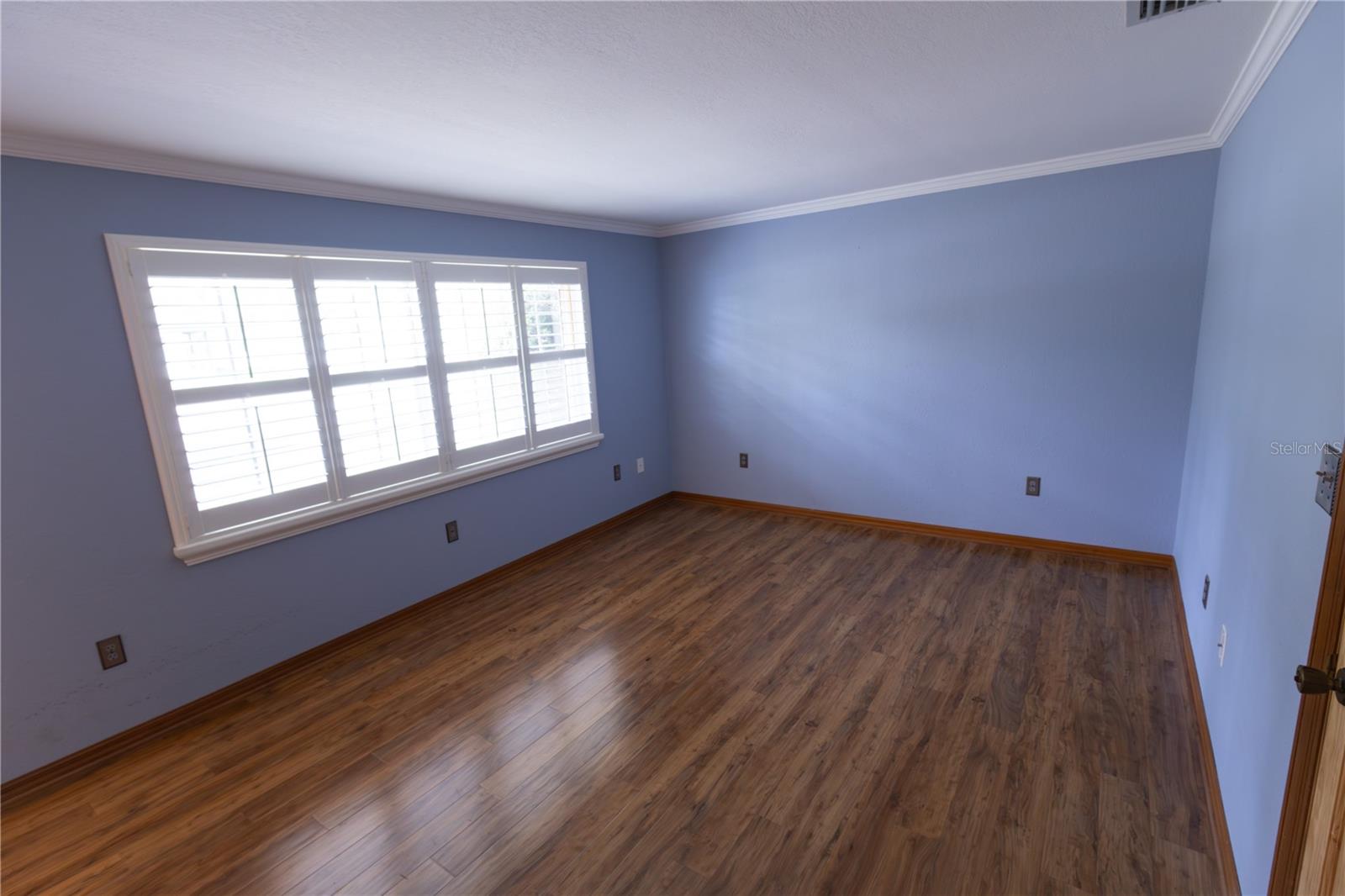 Image 11 of 43 For 3618 Royal Court N