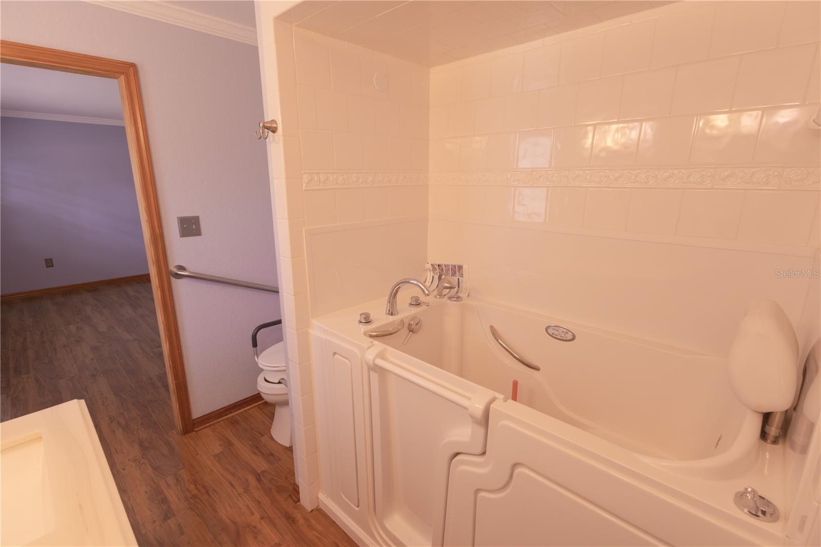 Image 13 of 43 For 3618 Royal Court N