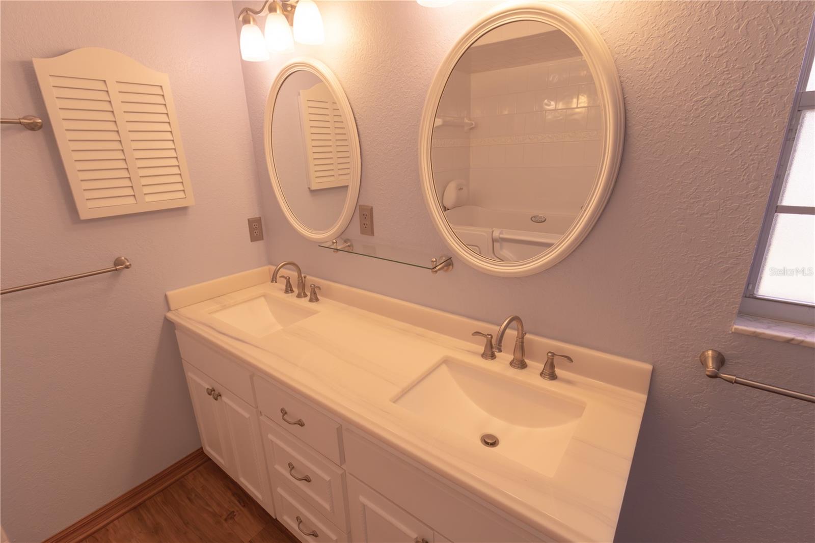 Image 14 of 43 For 3618 Royal Court N