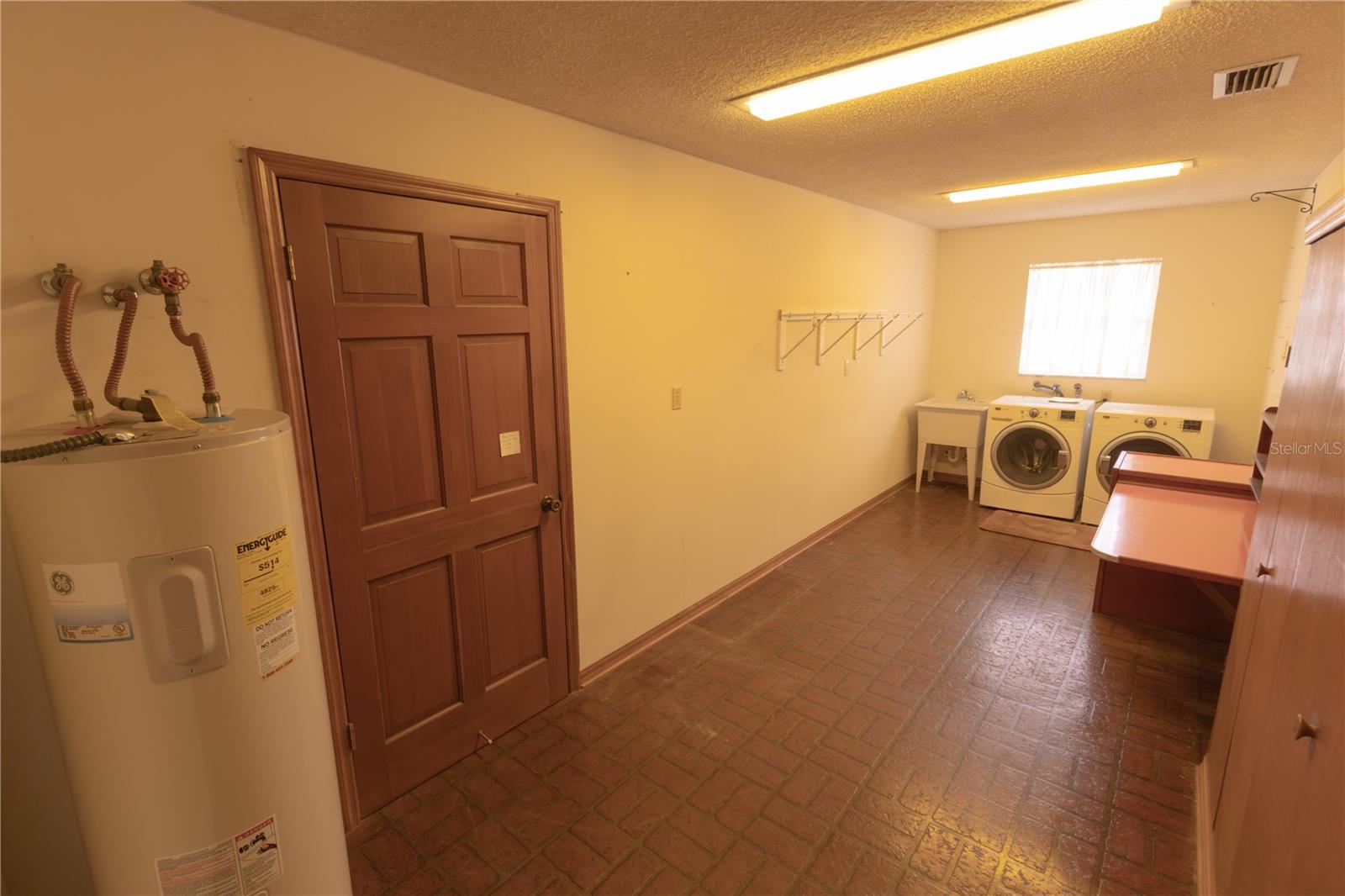 Image 15 of 43 For 3618 Royal Court N