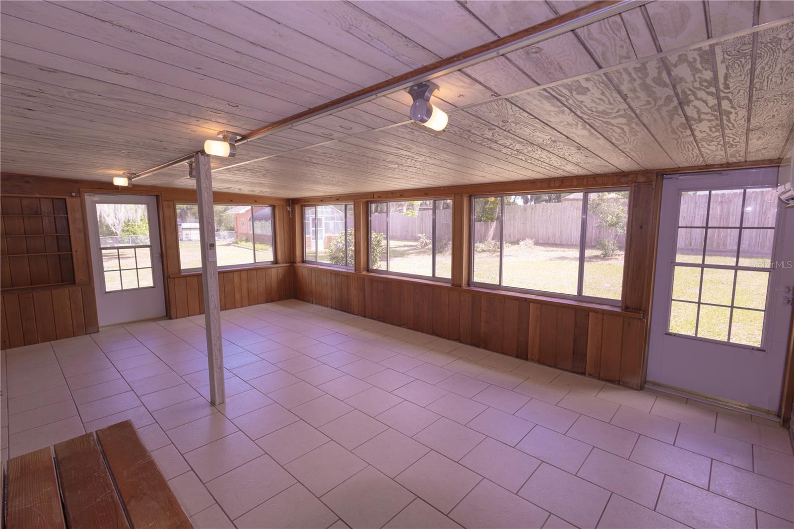 Image 32 of 43 For 3618 Royal Court N