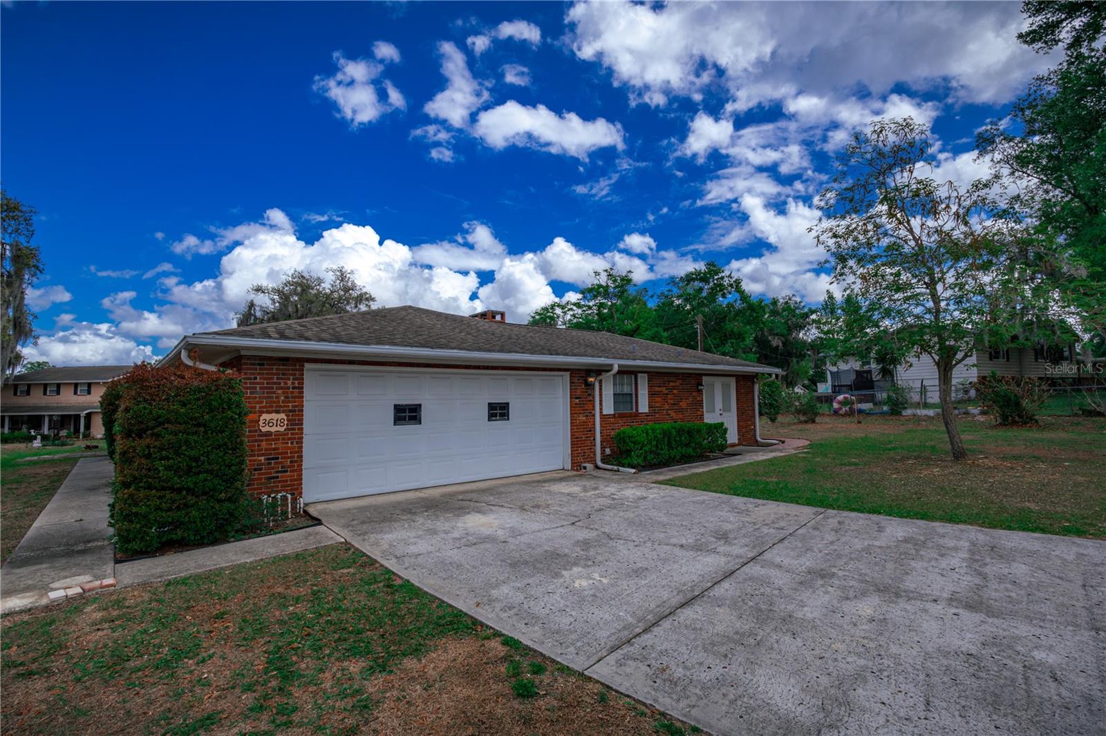 Image 4 of 43 For 3618 Royal Court N