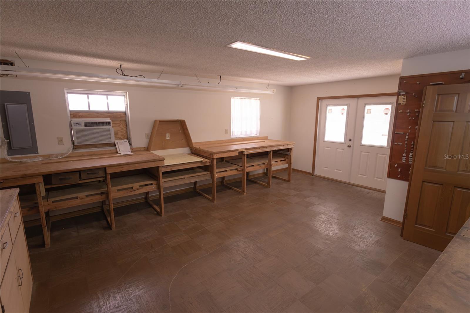 Image 42 of 43 For 3618 Royal Court N