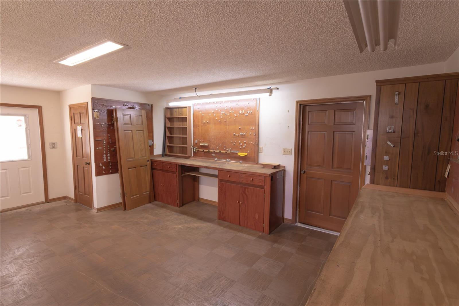 Image 43 of 43 For 3618 Royal Court N