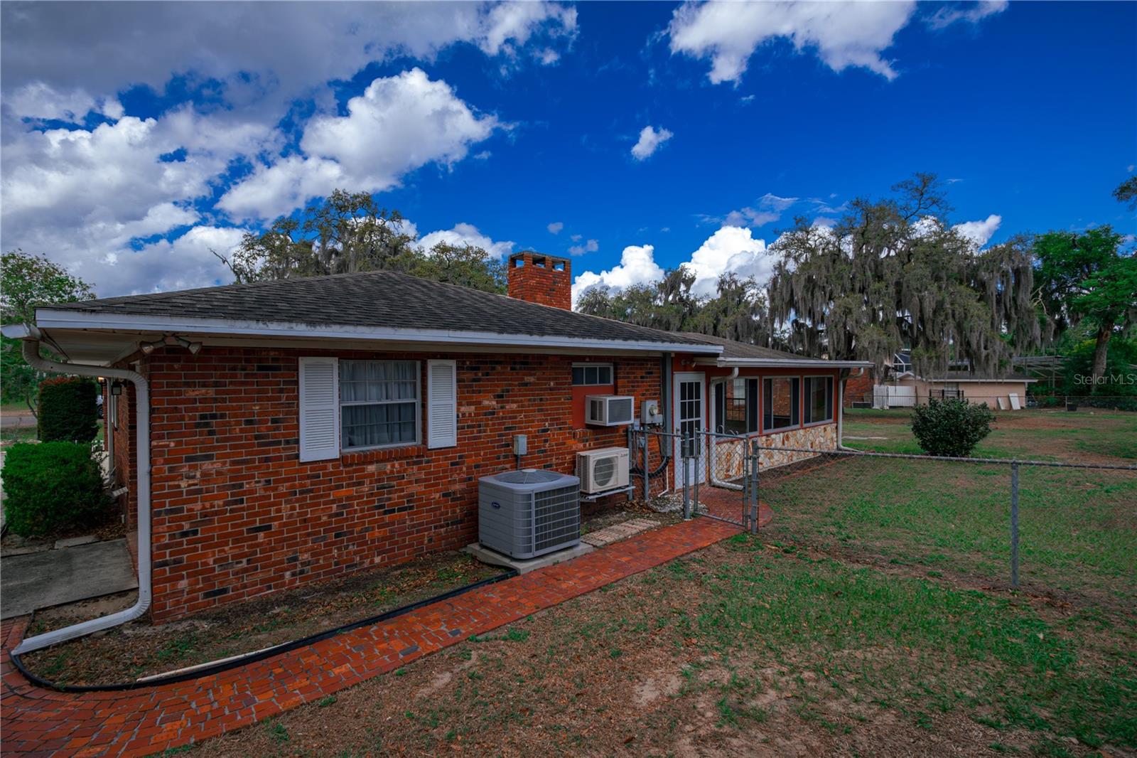 Image 7 of 43 For 3618 Royal Court N