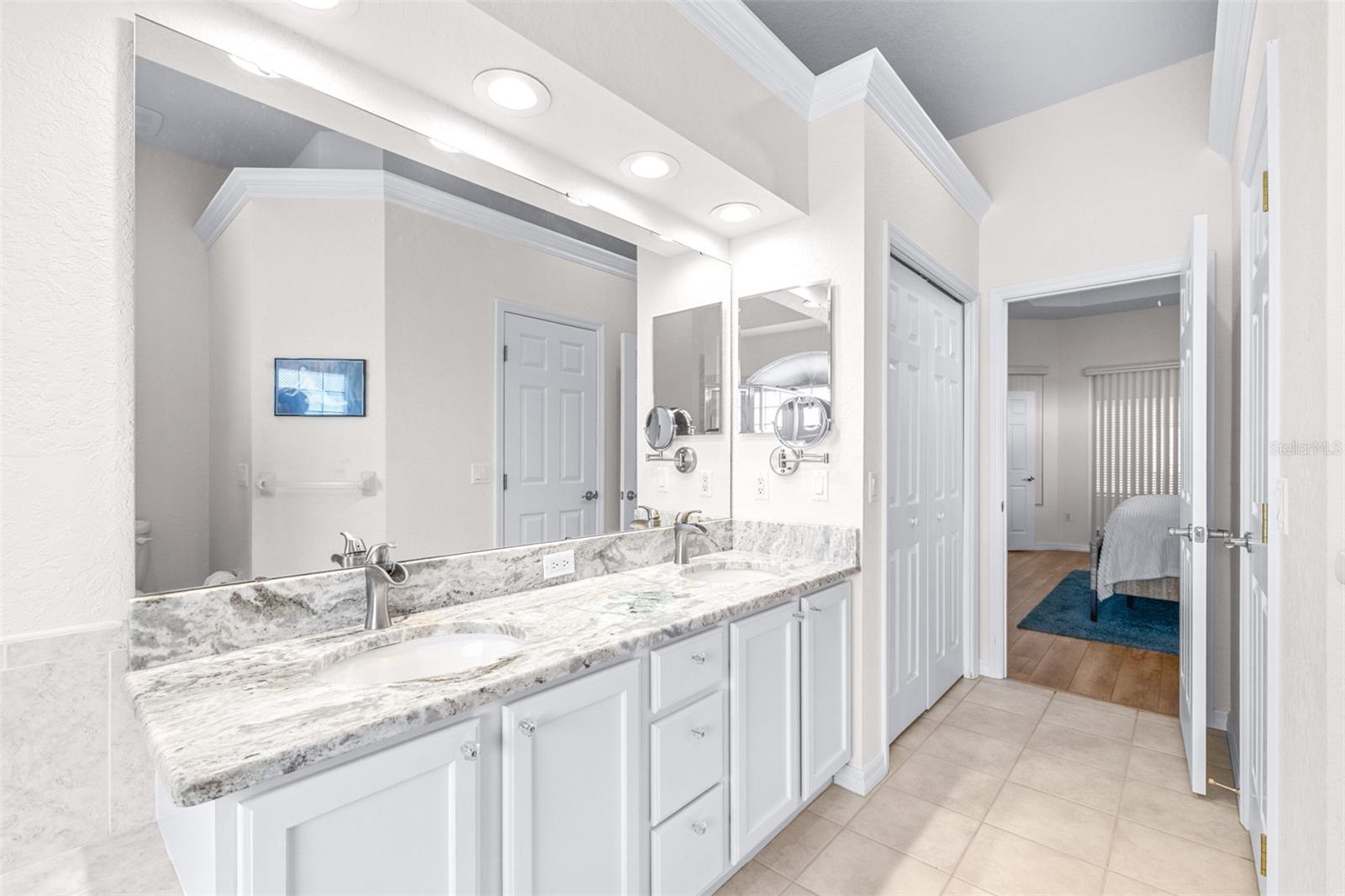 Image 18 of 36 For 6546 Bendelow Drive