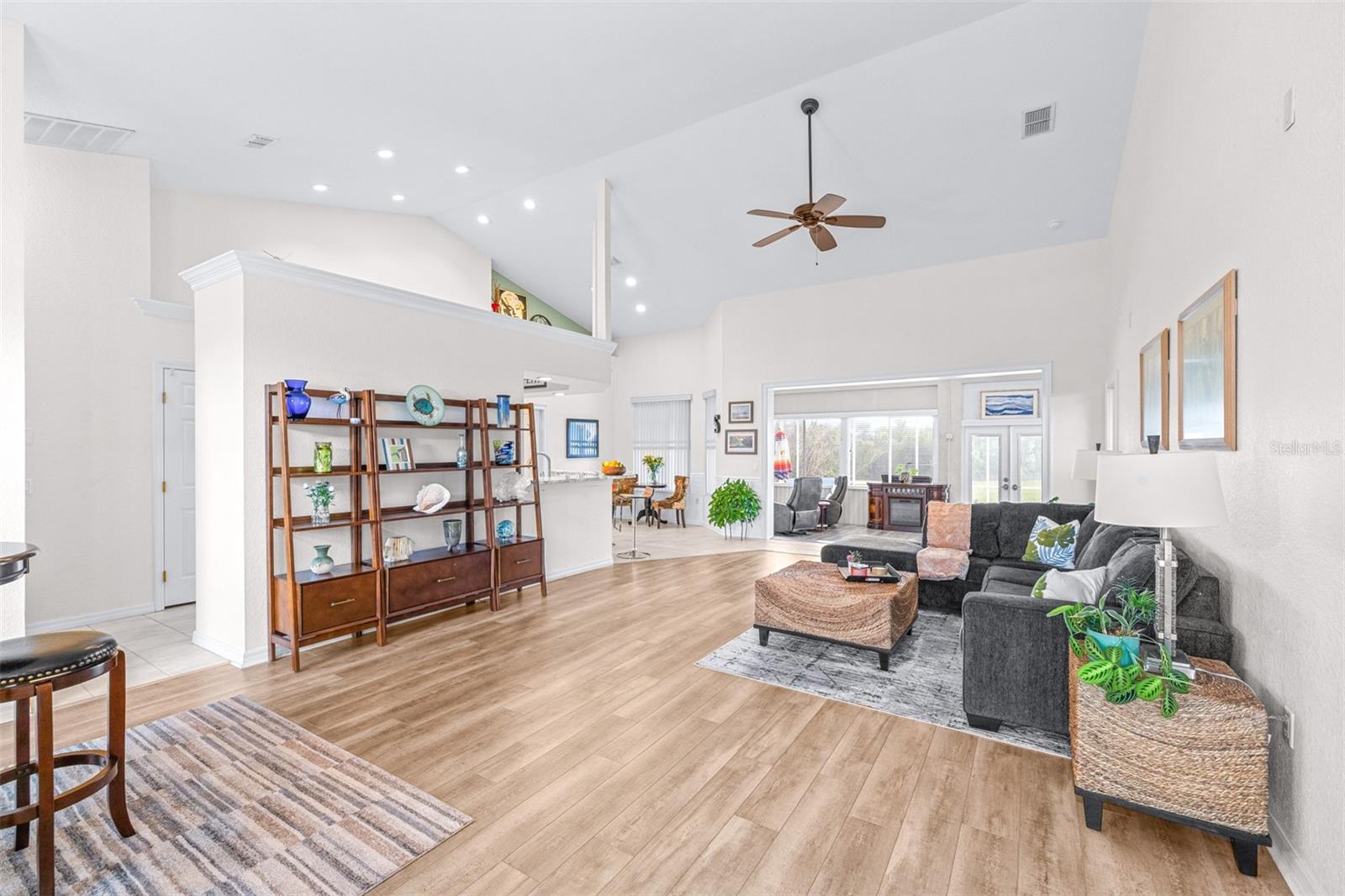 Image 4 of 36 For 6546 Bendelow Drive