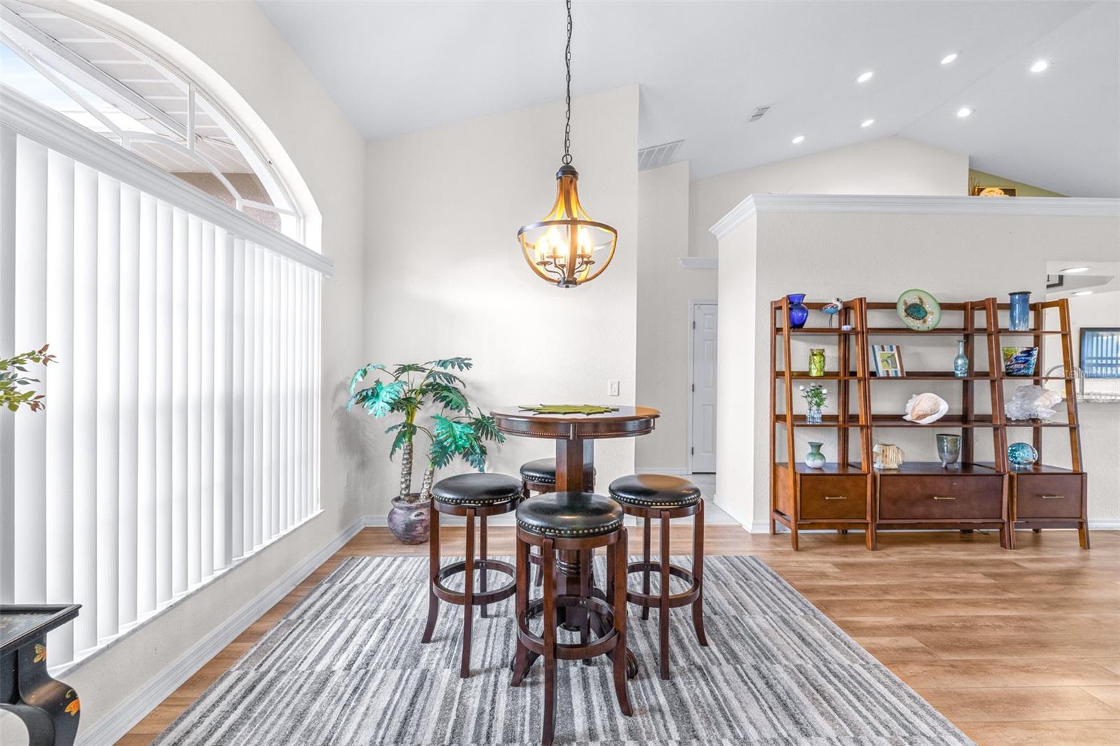 Image 5 of 36 For 6546 Bendelow Drive