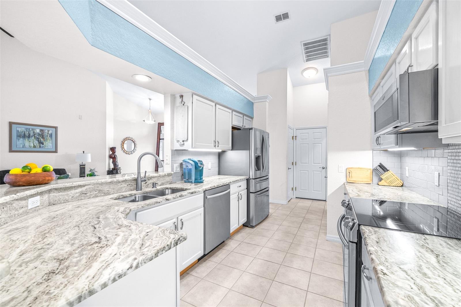 Image 9 of 36 For 6546 Bendelow Drive