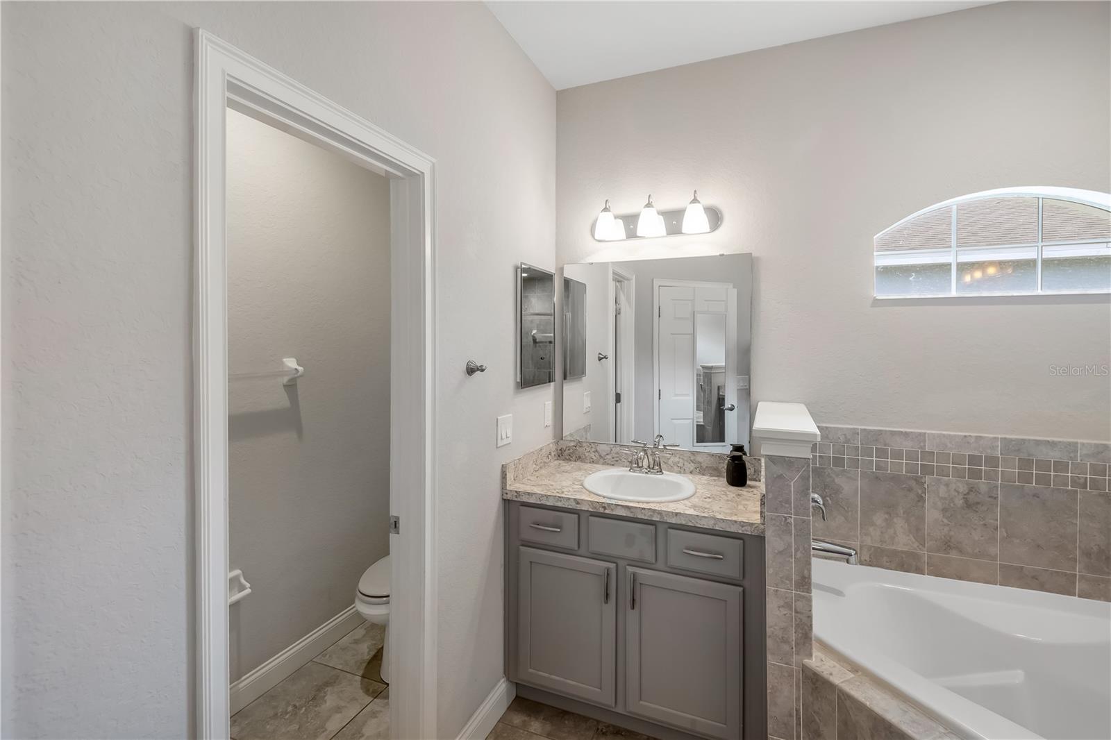 Image 26 of 52 For 123 Eloise Oaks Drive