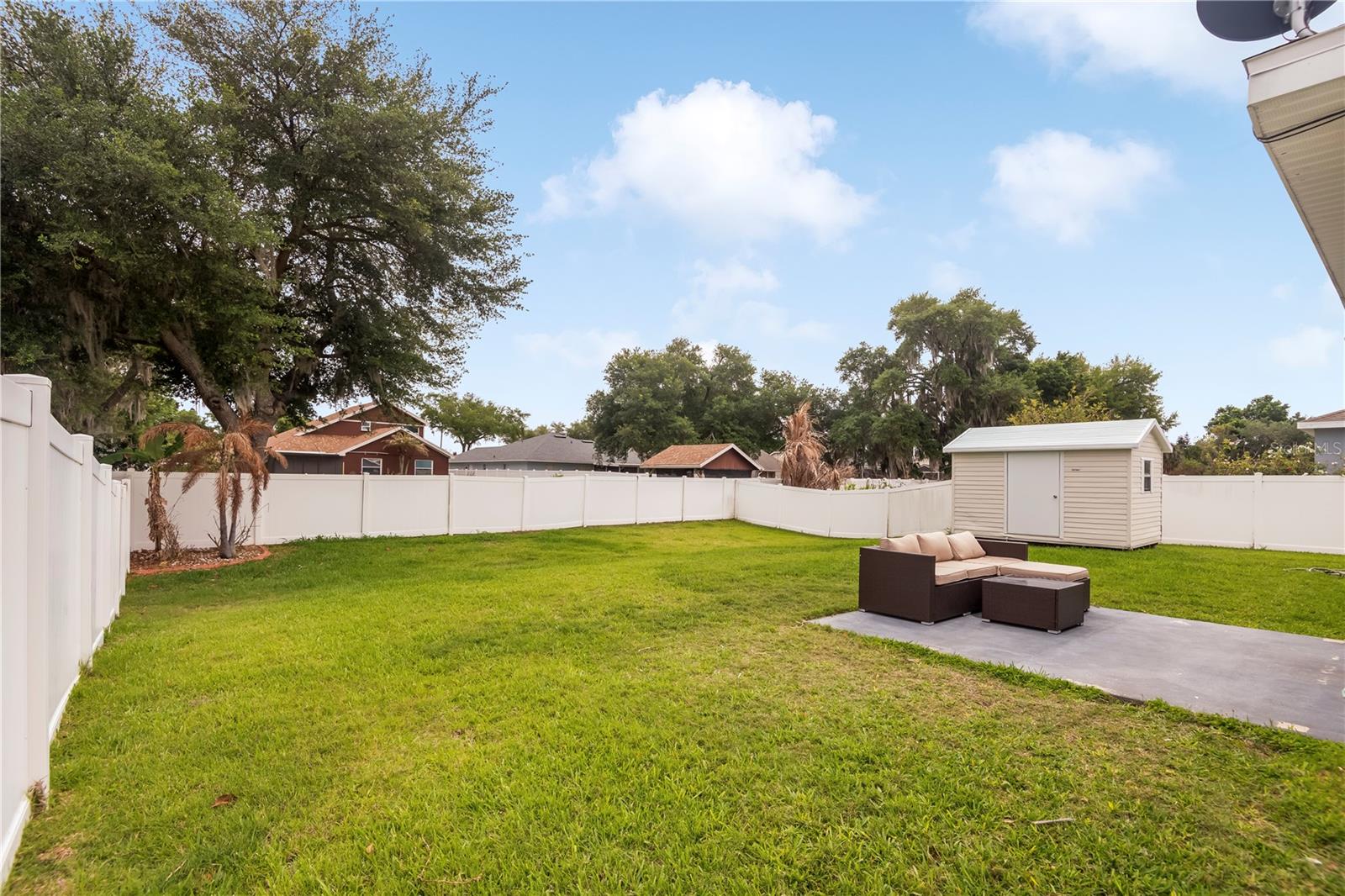 Image 43 of 52 For 123 Eloise Oaks Drive